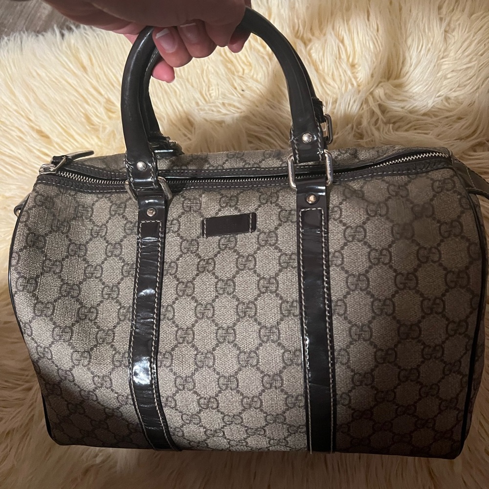 Autentic ,purse Gucci date code used sale Asís